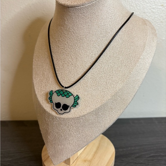 Handmade Monster High Lagoona Blue Necklace - Picture 3 of 5